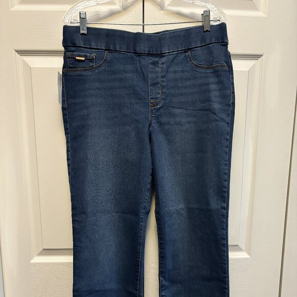 NWT Women's Pull On Straight Leg Jeans Size 14 - Picture 1 of 5